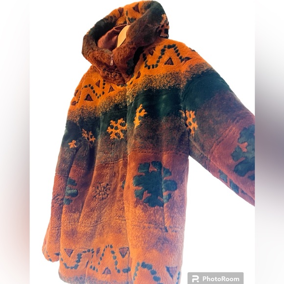 🌲 Faux Fur coat 🌲 - Picture 1 of 8